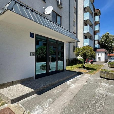 Dis Apartment Varaždin Esterno foto