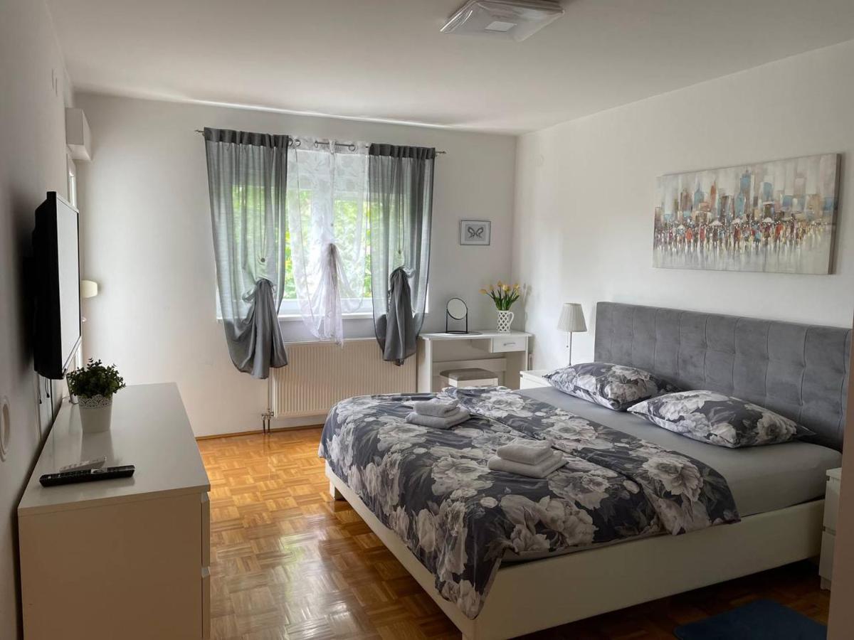 Dis Apartment Varaždin Esterno foto